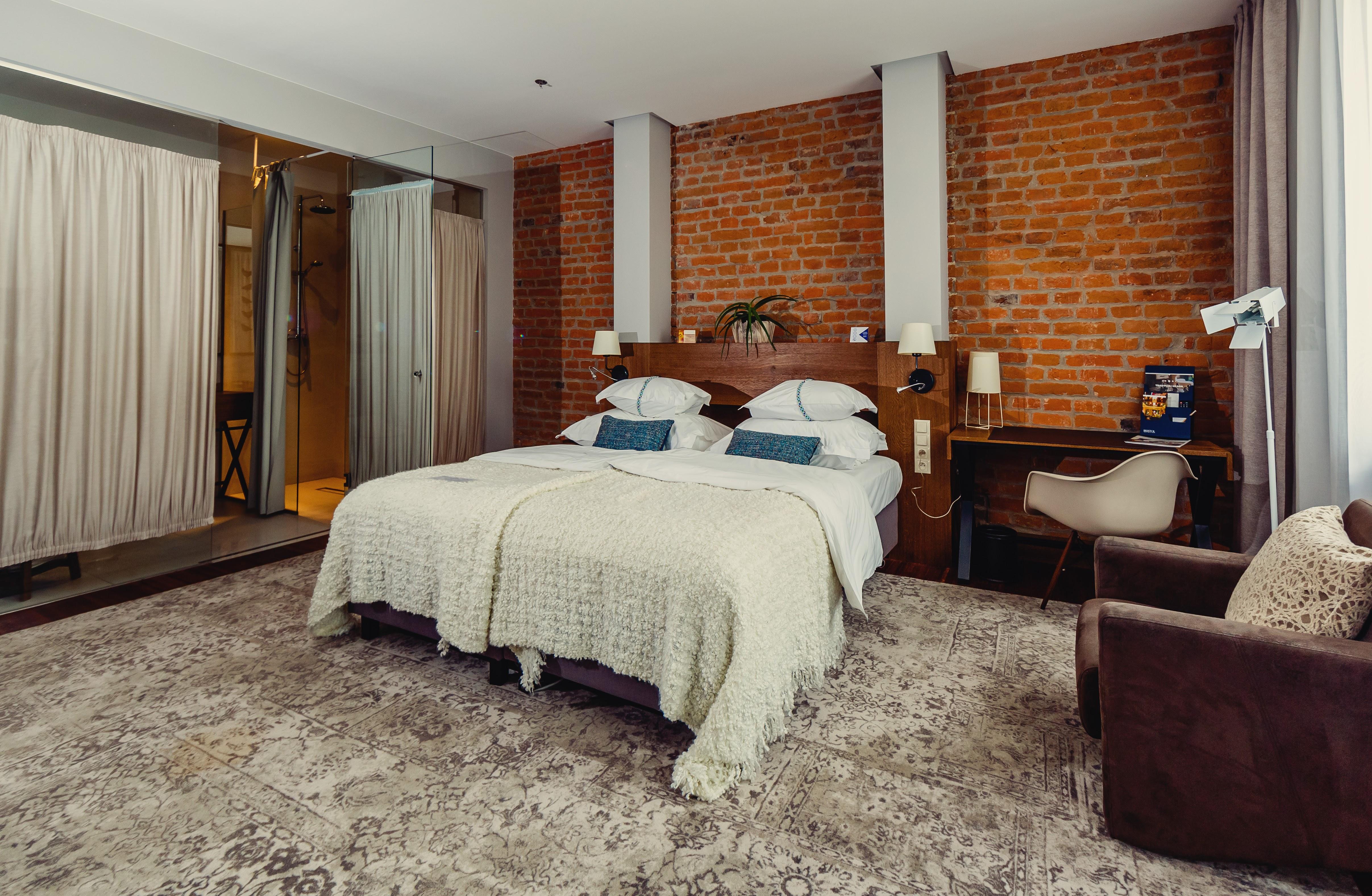Hotel Bristol Tradition And Luxury Rzeszow Dış mekan fotoğraf A room at the hotel