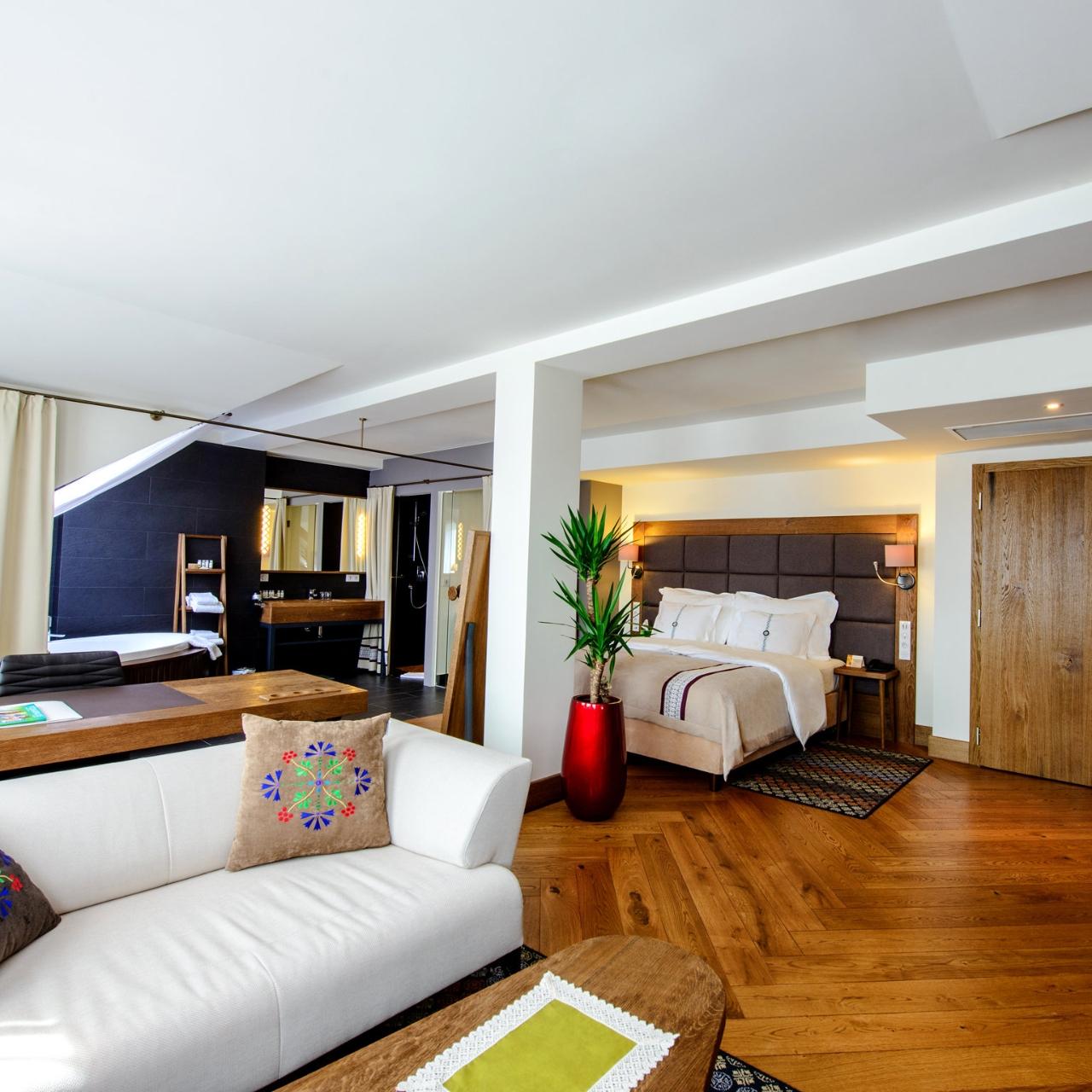 Hotel Bristol Tradition And Luxury Rzeszow Dış mekan fotoğraf Suite at the Hotel