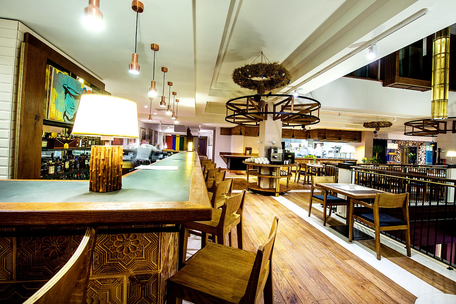 Hotel Bristol Tradition And Luxury Rzeszow Dış mekan fotoğraf The interior of the restaurant