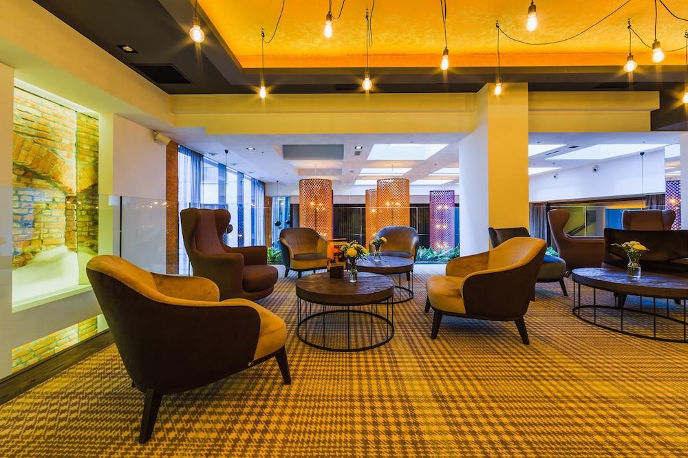Hotel Bristol Tradition And Luxury Rzeszow Dış mekan fotoğraf The lobby of the hotel