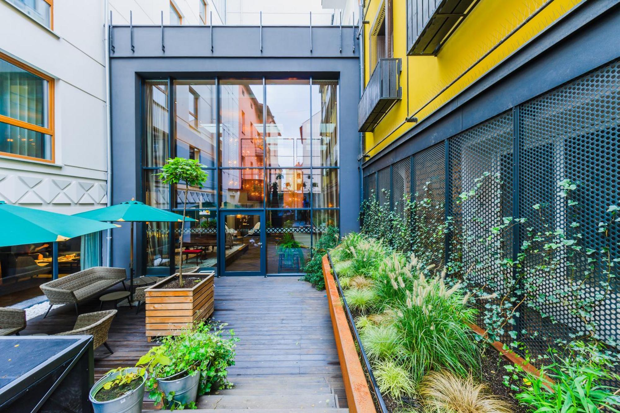 Hotel Bristol Tradition And Luxury Rzeszow Dış mekan fotoğraf The courtyard at the hotel